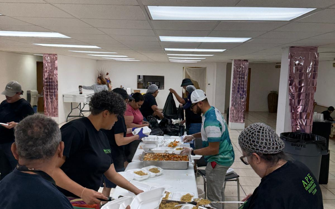 Bendiciones en Movimiento: Crónica de Nuestro Food Drive Bajo la Lluvia